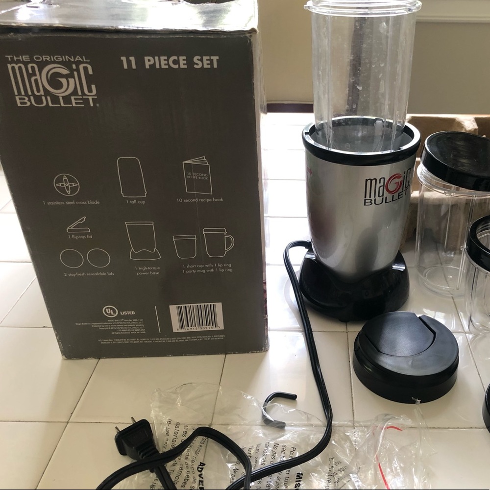 The original Magic Bullet Kitchen Assistant Blender & Mixer Set - Picture 14 of 16